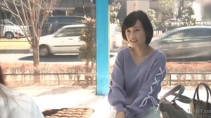 【芸能人にいても不思議じゃないレベルのお姉さんがマジックミラー号の餌食に！】可愛すぎる美女に中出しガチハメセックス！