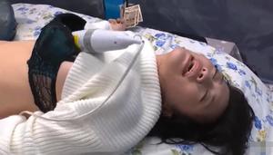 【妖艶なおばさまがナンパされホテルに連れ込まれセンズリ鑑賞！】巨乳美女人妻が手コキフェラ抜き＄�すぎる10代の清楚系な天使をナンパ！MM号企画で男優チンポ挿入します！】女子大生に童貞筆おろし企画といって男優投入