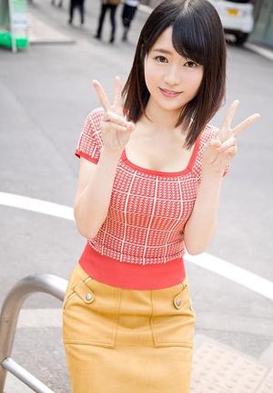 【可愛過ぎるアイドル級お姉さんデリヘル嬢とイチャ付きまくりの極上空間を堪能！】スレンダー美巨乳お姉さんに発情濃厚フェラ！