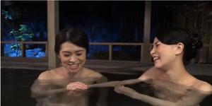 【銭湯で出会った五十路美熟女おばさんのレズ乱行！】四十路おばさんと露天風呂でレズエッチ！女同士の仁義なき乱れ合い！