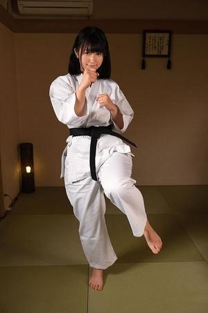 【ぽっちゃりムチムチデカパイ美女がローションぬるぬるエロマッサージで痙攣失禁！】極上S級美女がマイクロビキニ着て犯される