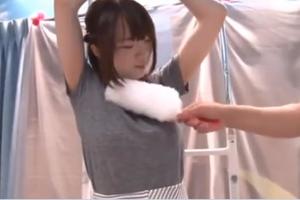 【マジックミラー号　お題クリアで賞金！内容がドンドンエスカレート】個室で優しそうな清楚系可愛いゆるふわJDお姉さんと激エロゲーム