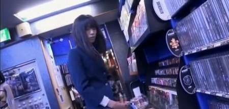 【おとなのお店の店内で】「ちっぱいお口でフェラヌキ」優男女装男子が同性ち◯ぽをお口でヌメっとフェラチオ