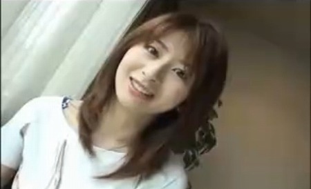 【視聴厳禁】「私の体ミテェ」美顔の熟女がマンコいじられて濡らしまくり→ジュポジュポ吸い上げるフェラで御奉仕