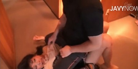 【鬼畜強姦】「いきないり部屋に入ってきてレイプなんて怖すぎる」言うこと聞くから助けて！ベロださせてベロキス