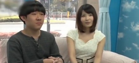 【童貞から卒業おめでとうッ！！】マジックミラー号で経験豊富な黒髪ヘアー素人清楚系お姉さんとイチャラブロスト童貞セックス