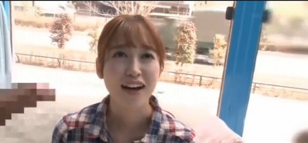 ワイシャツ姿のギャルをナンパしてお持ち帰りカーセックスちっぱいエロいおまんこいじりたおし手マン