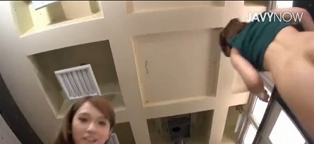 【ダブルのシゲキ】こんなにカワイイ彼女２人にチングリ返しにされてアナルをくっちゅくちゅされたら我慢できないっしょ？