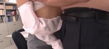 【淫乱OLの濃厚エッチがすごい】巨乳のどすけべおねえさんが上司の太いオチンチンをフェラしてパイズリしてアクメ！