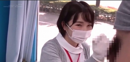 【激ヤバ注目必見！美女ヌキ！】『そこだめ！イっちゃう！』可愛すぎる勤務中のナースをナンパしてMM号で素股イカセ！