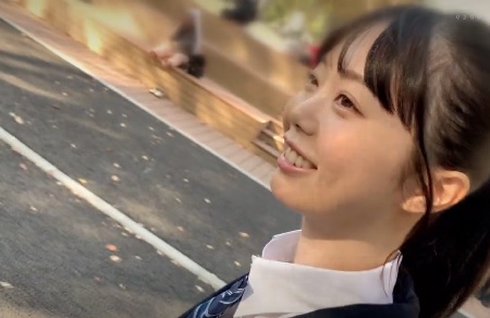 【百瀬あすか】背徳感がヤバくて瞬時にフル勃起する男優（杉山）。欲望の赴くまま猛ピスすると女子校生の顔に発射【モテまんこ】