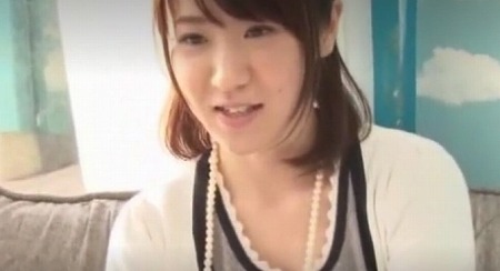 【美女3P動画】「超気持ちいい…！」衝撃的なガッチガチ勃起を感じやすいマンコに貫かれ我を忘れる美女！