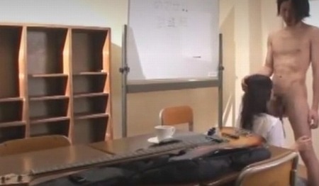 【御奉仕フェラチオ】大好きな先生のために女子高生が教室で巨根チ◯コを舐めまわす！手コキ→フェラ→バックで中出し！