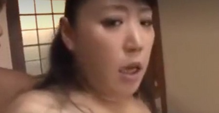 ＜美人奥様が息子と全裸で近親相姦♡＞激シコ注意。ゆるマン♡「あぁ！‥嫌ぁん！‥もう果てちゃうわぁ～！」