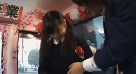 【セーラー服】初体験に戸惑いながらも恥ずかし過ぎてマンコびしょ濡れ！谷間マンコにデカチンを擦られた女子校生【ウルフ田中】