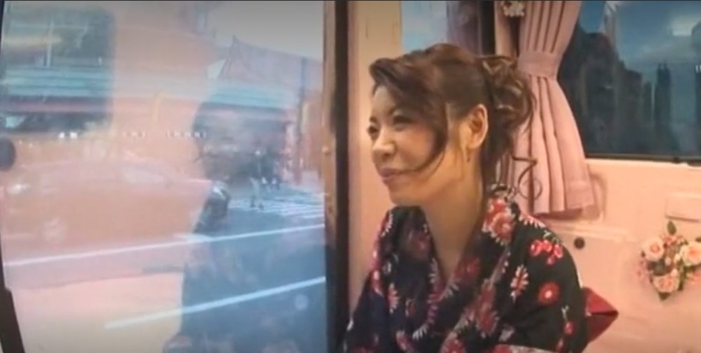 【素人浴衣娘】「エロすぎ注意」ミニマジックミラー号で華やかな可愛い浴衣スタイル美人お姉さんと着衣はだけて発情激イキSEX