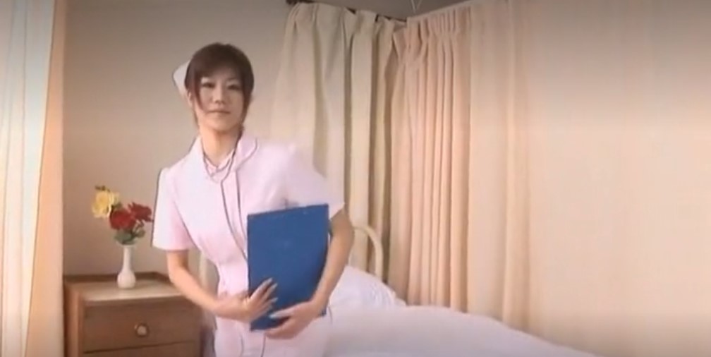 【御奉仕フェラチオ】看護師に欲情した男性患者がお願いをしてチ◯コを舐めてもらう！手コキ→フェラ→バックでストレス解消！