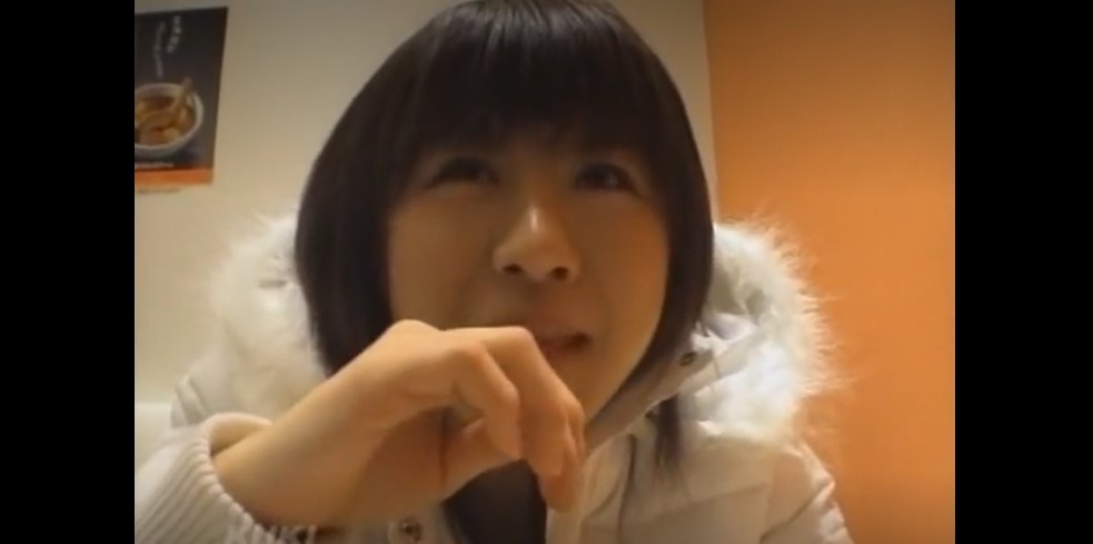 【やりべやエッチ】エロイおっぱいをむきだしにしている彼女とのイチャイチャセックス手つなぎ剛毛おまんこ激ピストン