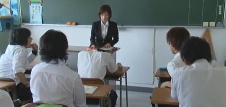＜奥田咲＞教室で巨乳の美人教師が変態男子生徒たちに性処理おもちゃにされちゃうヤバ映像！・・＜レイプ＞