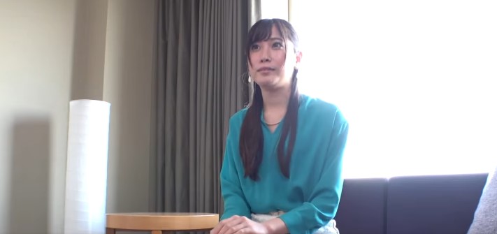 【複数のバイブで責められて興奮するお姉さん】スリムボディーでドМなお姉さんが複数のバイブでいじられて感じちゃう！