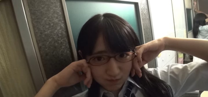 【制服ＪＫとイチャラブセックス】アイドル顔の可愛い制服姿のＪＫと、激しくセックスをしていっぱい感じちゃう！