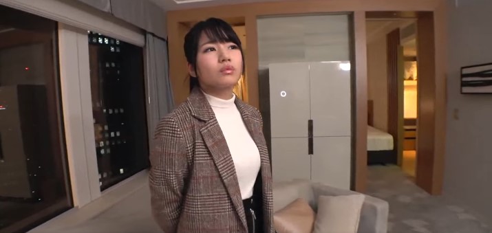 【黒髪の女の子と濃厚セックス】黒髪でスリムボディの清楚な女の子が、ホテルの中でいやらしくやっちゃう！