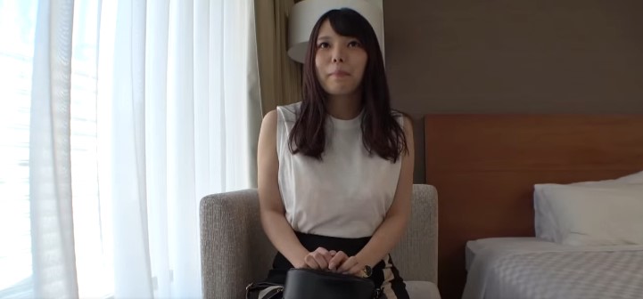 【他人棒で興奮しちゃう女の子】スリムボディーでエッチな女の子が、昼間から彼氏以外のチンコでハメられてイク！