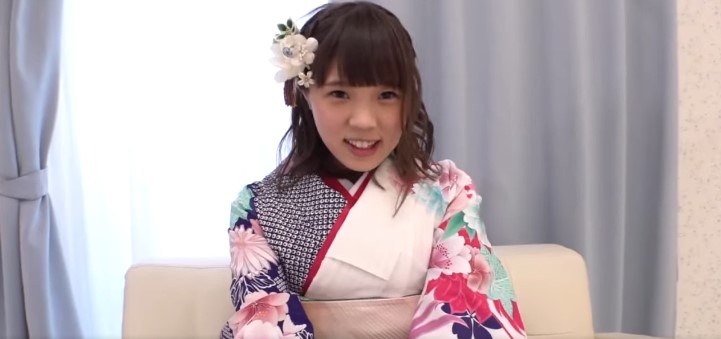 【成人式ナンパ】成人式でナンパしたまだあどけないロリ顔の女の子の晴れ着を脱がして激しくセックスをしちゃう！