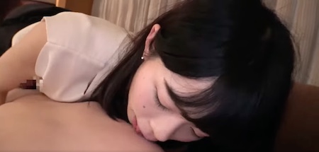 【沙耶】細い腰を掴み敏感なマンコに何度も抜き差しを繰り返すと、フラフラになりながらも必死で快感を求める彼氏もちの専門学生