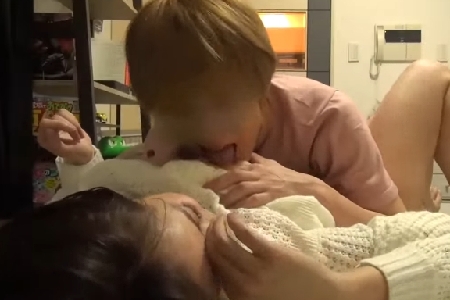 【梨々花】自ら腰を振って善がりまくれば様々な体位で激しく絡み合い最後は口内発射！美ボディ＆凄テクで百戦錬磨の竿師をも魅了