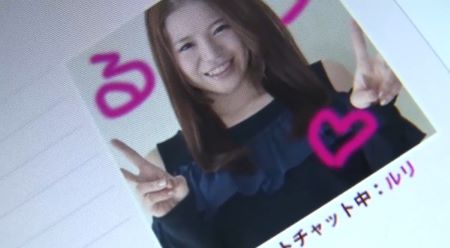 【るり】ポーズとりモデル気分で上機嫌！テンション上がって押し倒されると、調子に乗ってＡＶ撮影おねだりすれば承諾しＡＶ撮影