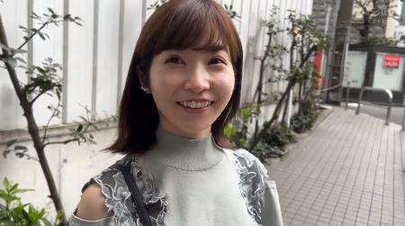 【まり】若干嫌そうにするも、明るく振る舞っていたのを良い事に服を脱がせて生チン挿入！無駄肉が一切ない美ボディが露なり興奮