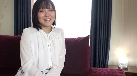 【里桜】ワレメに少し触れられただけで厭らしい染み浮き上がる羞恥プレイ。性的願望を叶えるべく様々な攻めをフルコースでご用意