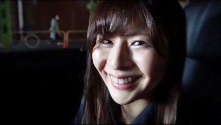 【あさみ】痴態を晒し乱れまくるマゾ気質なスケベ女教師。週末はセックスで発散！開脚すればマンコ丸出しで爆潮を撒き散らし絶頂