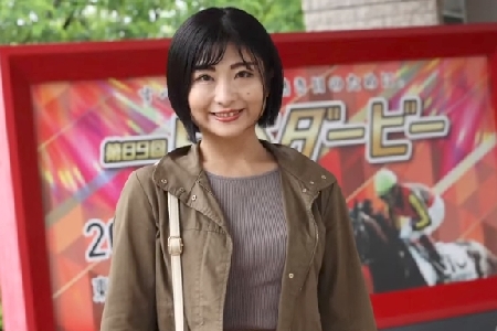 【美穂さん】初っ端から車内でビクビク絶頂＆トロ～ンとした目つきでチンポを貪るド淫乱妻！激潮イキまくりで欲望剥き出しの性交