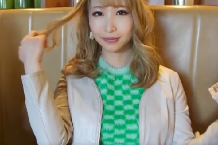 【バレンシアちゃん】女も男もイキまくる本番セックス！長い手足に似つかわしく無いデカ尻を揺らし連続絶頂＆膣射を誘発する名器