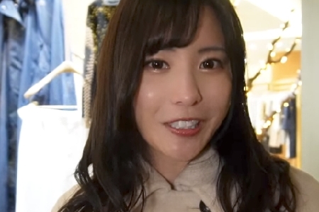 【うみ】『イキたいの？』清楚に見え実は寝取り癖ある悪い女。卑猥なカラダで男を誘惑する欲求不満な美女との激しすぎる不倫性交