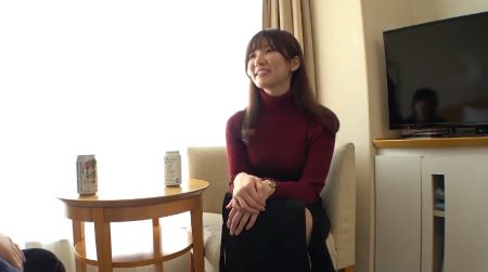 【ゆい】ホテインすると、アルコールで良い気分なところを口説き落とし、ずっと独り身の寂しさを紛らわすかの様にイチャラブ性交