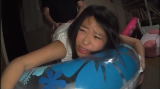 【ロリ家出少女】「無垢な蕾を……」自宅で可愛らしいガキっ娘ロリータ天然美少女にお股のヌルヌル発情イタズラ強制わいせつSEX