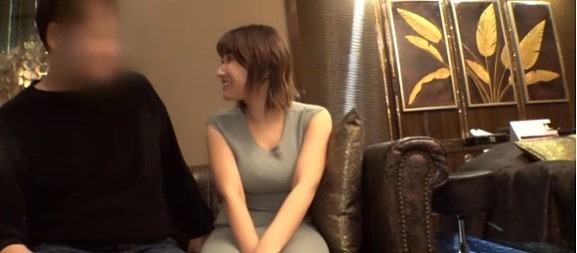 【人妻のヒミツ】旦那とセックスレスな爆乳超えのＪカップ超乳の美人妻と密会！騎乗位で暴れ狂う超乳がドエロい！