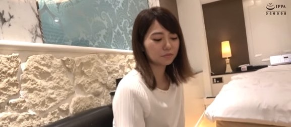 【サバサバ美人保育士】酒豪でエッチなのは理想的。美乳、美脚。世話好きは職業柄。手マン、フェラ。バッグ→騎乗位→正常位
