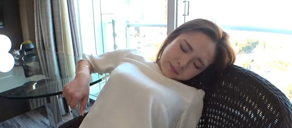 【おちんぽこナース】エロイ美脚をうりにしているナースさんは仕事以外のときはおちんぽのことしか考えていないのでわいじり