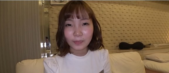 【素朴で可憐な茶髪女子ガチエロ】股を開きあそこを撮影されたら手コキ＆フェラ⇒尻を突き出しながらセックス【スレンダー】