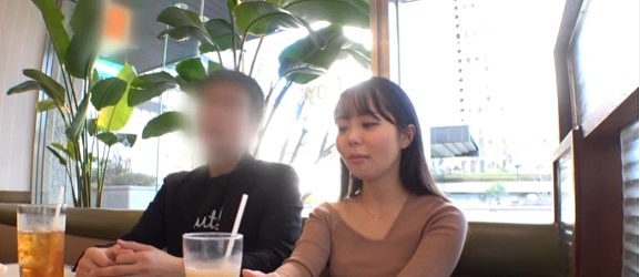 【彼氏の目の前で寝取られるJD】仲良しカップルのエッチなJDの彼女が、セーラー服に着替えて彼氏の前でNTR！