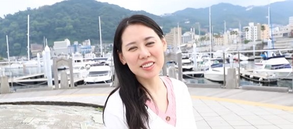 【熱海で出会った淫乱な奥様とセックス】熱海で出会った超淫乱な熟女の奥様とホテルに行って、濃厚セックス！