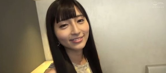 【スレンダーなお姉さんの誘惑】黒髪でスレンダーボディーの可愛いお姉さんが、濃厚フェラで激しく攻めてくる！