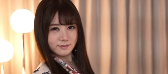 【チンコに跨って興奮するお姉さん】下着姿のナイスバディーなお姉さんが、パンティーの脇から挿入されて感じちゃう！