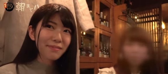 【居酒屋で出会ったお姉さんとセックス】居酒屋で出会ったオジサン好きのスレンダーなお姉さんが、お持ち帰りされる！