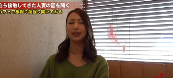 【S級人妻】セミロングの超美人妻はレス夫婦生活に不満でAV出演。均整の取れた裸体に美乳で自ら腰を動かし糸を引くように喘ぐ