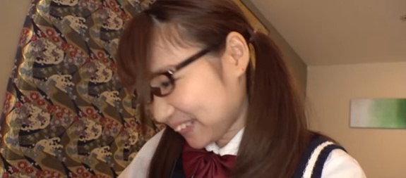 【パパかつレイディアス】めがね制服姿の女子高校生さんの淫猥なグラマラスボディアスへとむらむらしてしまいセクハラ行為